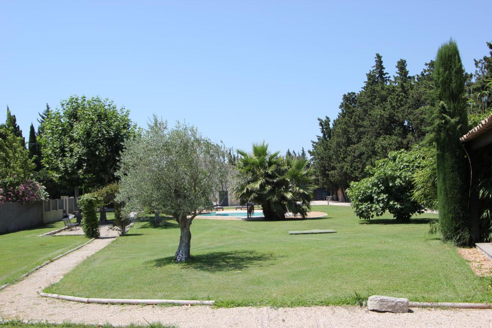 Mas Paloma Bed & Breakfast Rognonas Exterior photo
